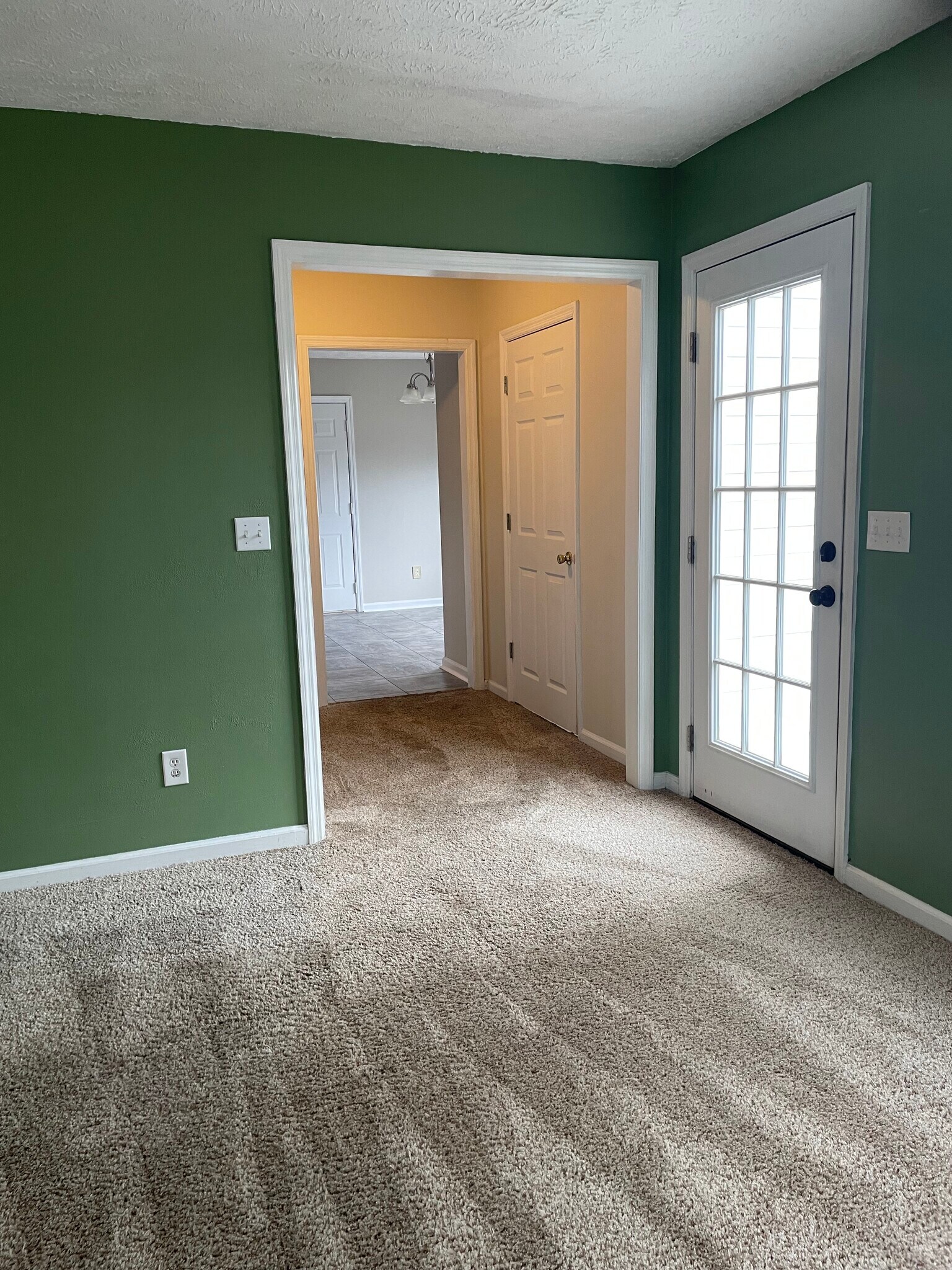 Building Photo - 122 Mosswood Dr