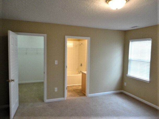 Building Photo - 1907 Landon Farms Ln