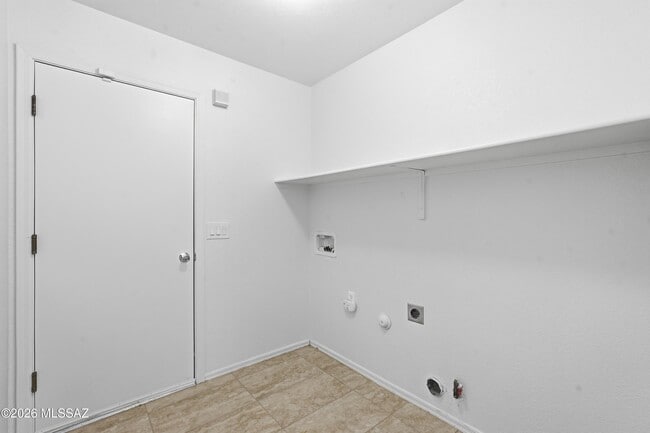 Building Photo - 10008 E Moonstruck Way