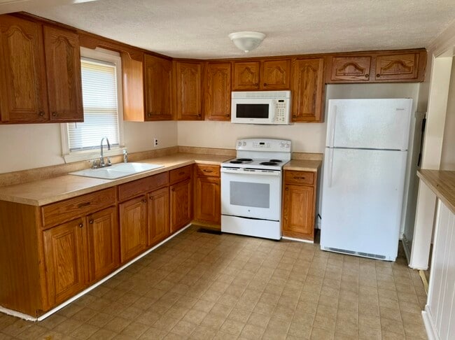 Building Photo - 10150 Minnie Hall Rd