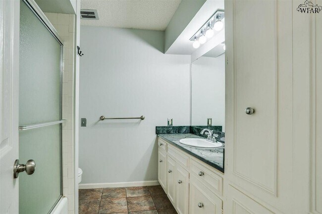 Building Photo - 2712 Miller Ct