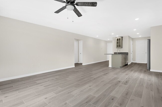 Building Photo - 2304 Fox Hollow Dr