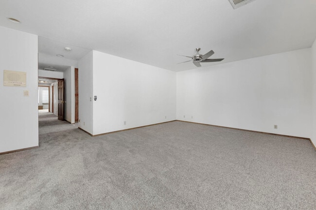 Building Photo - 2503 Brentwood Dr