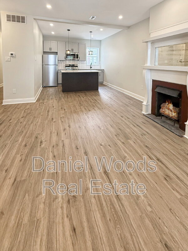 Building Photo - 4813 Chestnut St