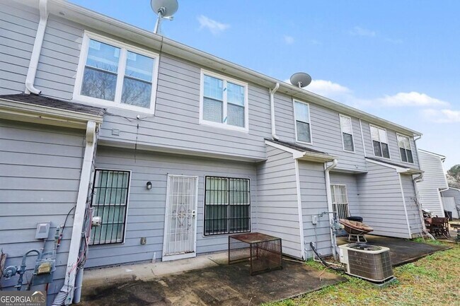 Building Photo - 2545 Walden Lake Dr