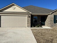 Building Photo - 561 SE 3rd Ter