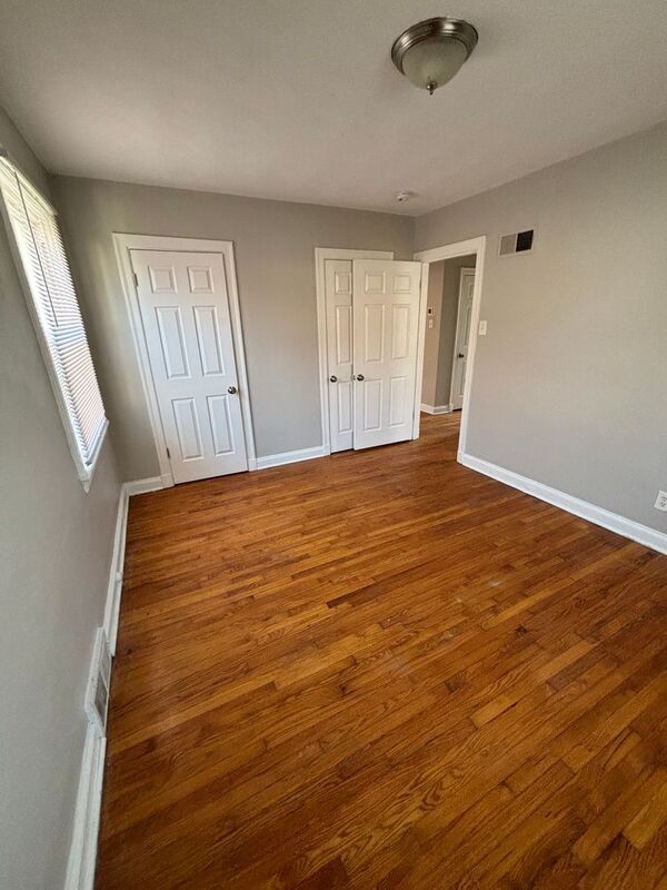 Building Photo - 6849 Roberts Ave