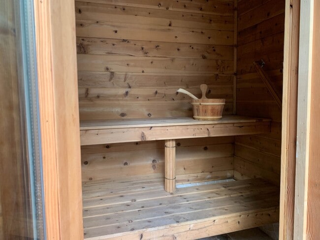 Building Photo - 10081 SW 95th Ave