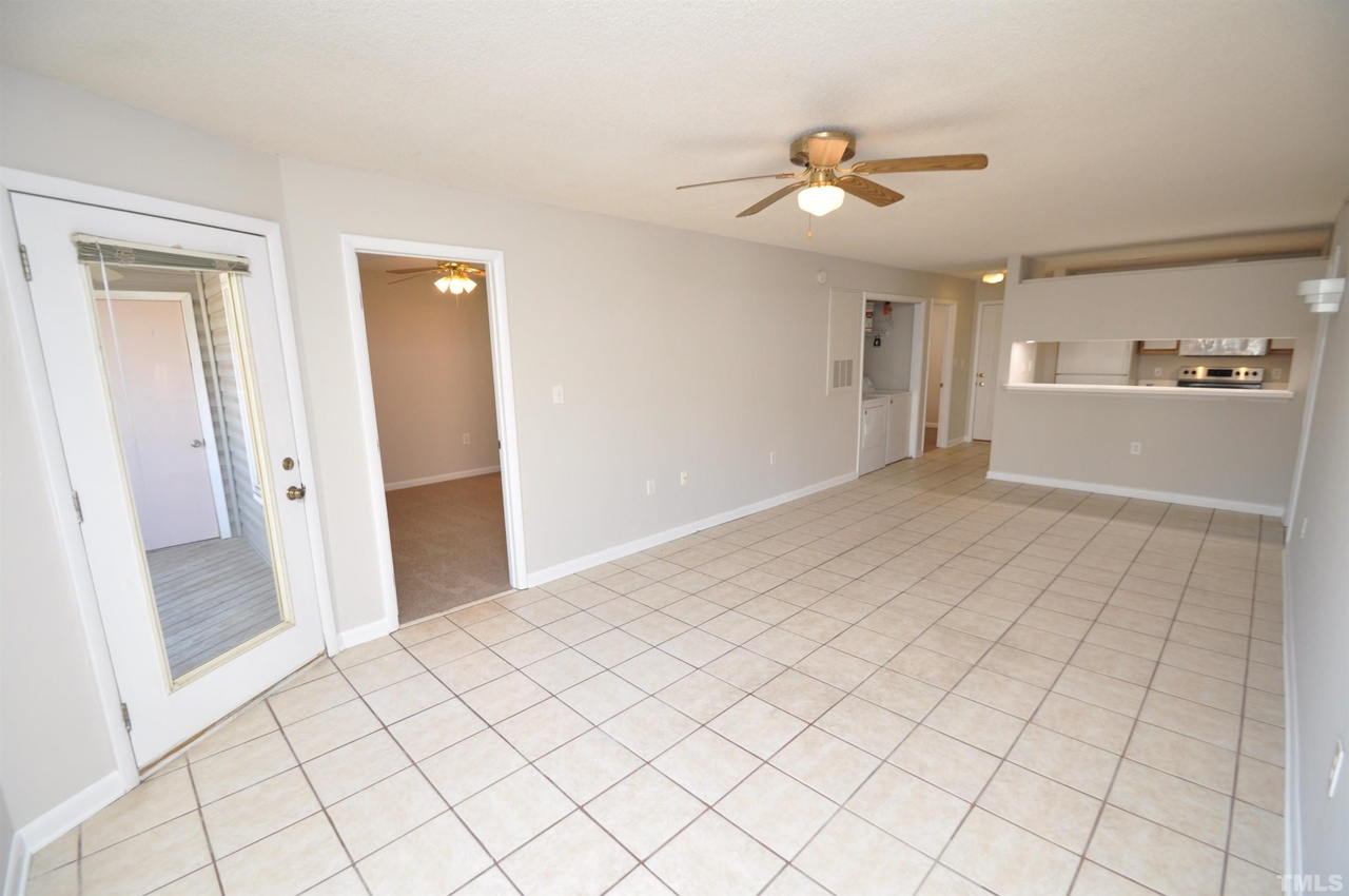 Building Photo - Room in Condo on Crab Orchard Dr