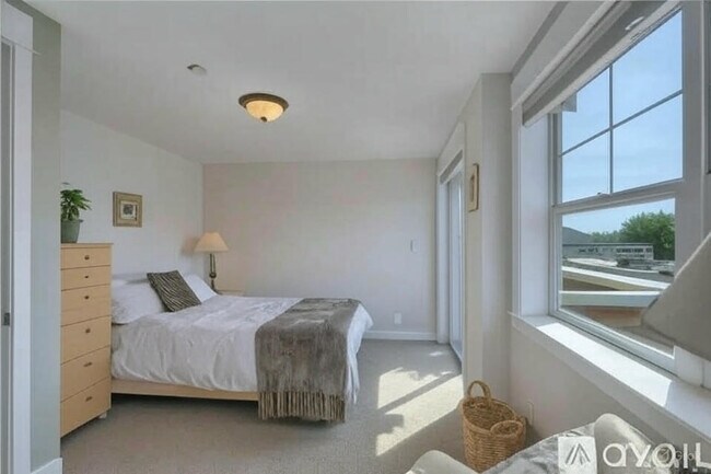 Building Photo - 2637 NW 56th St