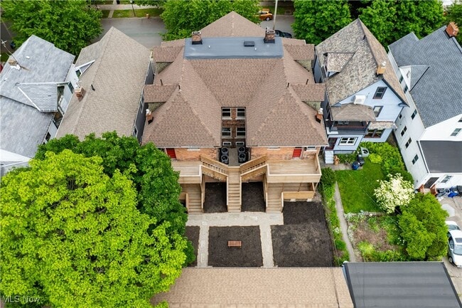 Building Photo - 1854 W 48th St