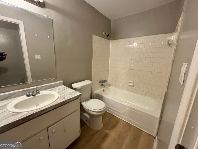 Building Photo - 3575 Oakvale Rd