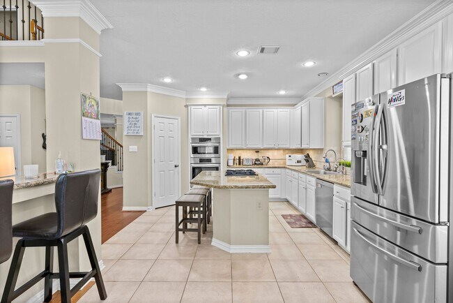 Building Photo - 27 E Artist Grove Cir