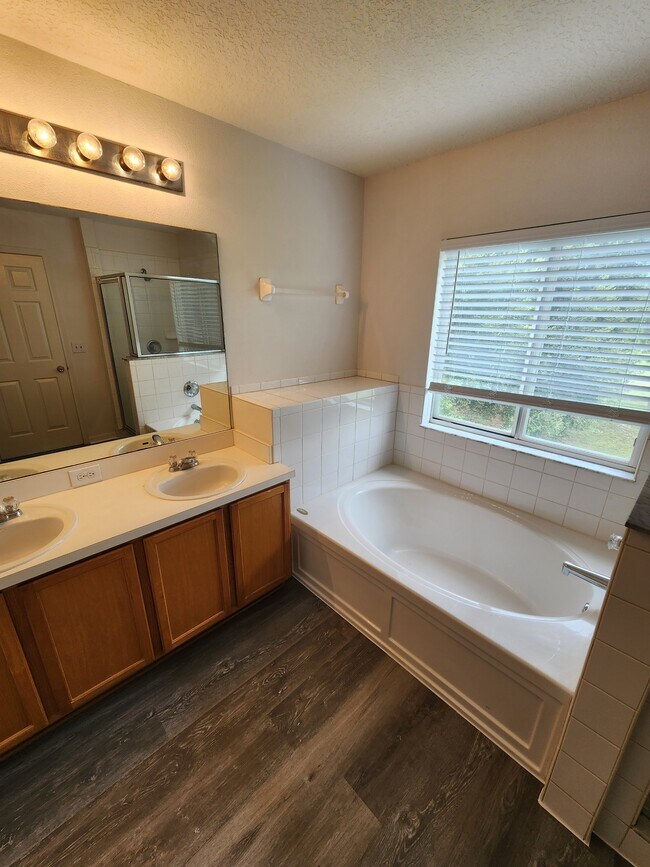 Building Photo - 13126 Fennway Ridge Dr