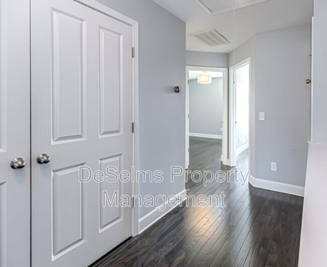Building Photo - 5556 Prada Dr