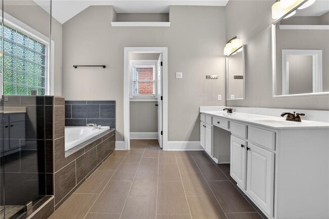 Building Photo - 1128 Ashton Bluff Dr NE