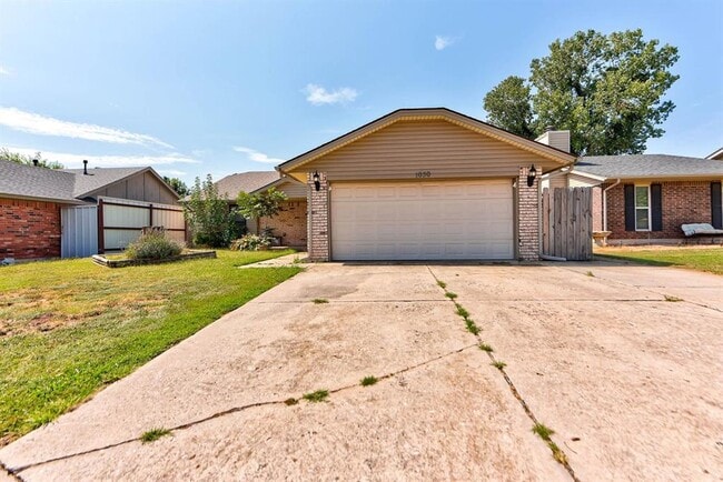 Building Photo - 1030 Walsh Ln