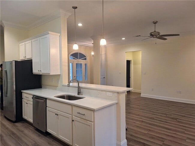 Building Photo - 341 Alan Cir