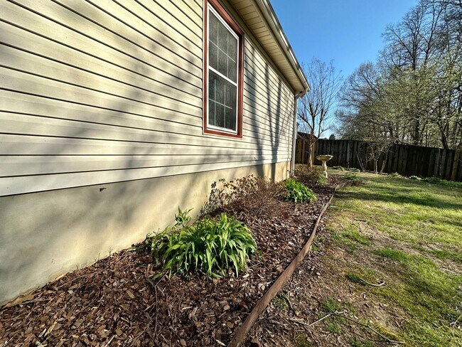 Building Photo - Spacious 4-Bedroom Home with Bonus Room & Exceptional Amenities