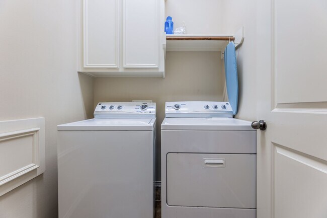 Building Photo - 10923 Starling Creek Dr