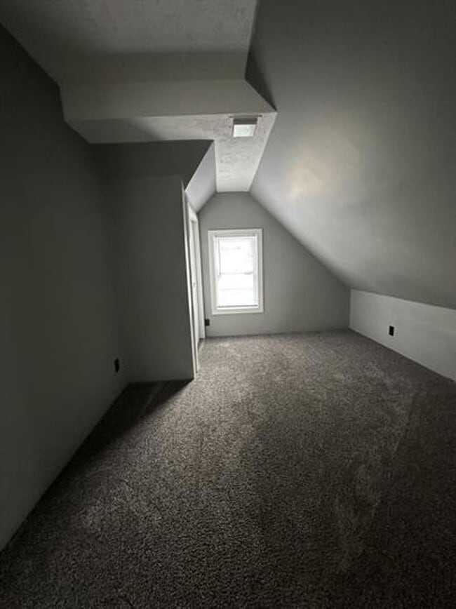 Building Photo - 712 S State St