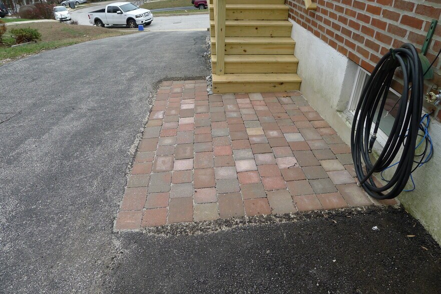 Building Photo - 278 Valley View Road