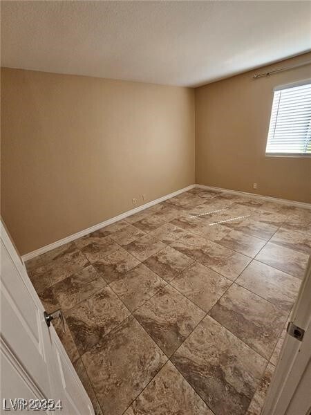 Building Photo - 5081 River Glen Dr