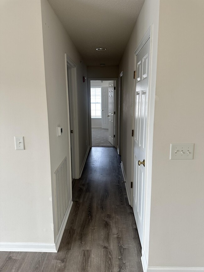 Building Photo - 6112 Hedgecock Cir