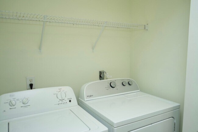 Building Photo - 1119 Somer Chase Ct