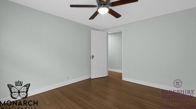 Building Photo - 223-227 S Warren