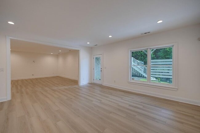 Building Photo - 11760 Stratham Dr
