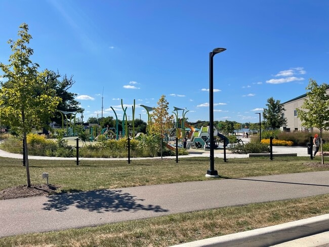 Building Photo - 149 Forest Ave