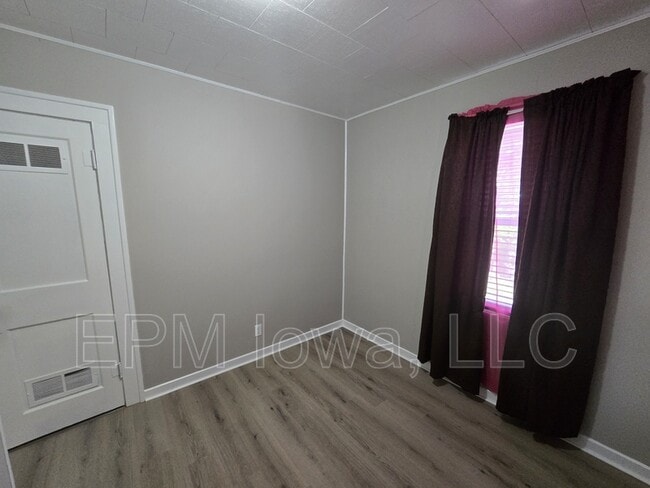 Building Photo - 1124 Kern St