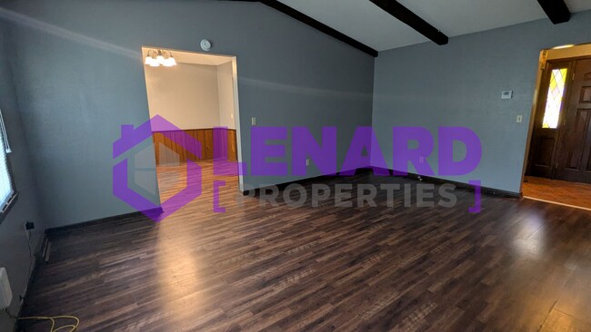 Building Photo - 1004 E Auburn Pl