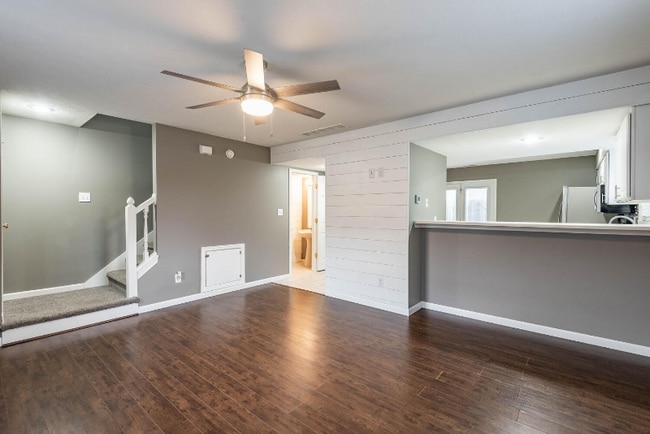 Building Photo - 3360 S Oaklawn Cir