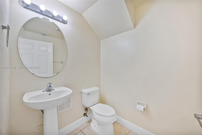 Building Photo - 3728 NE 3rd Ct