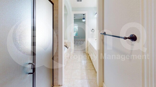 Building Photo - 846 Veneto Dr