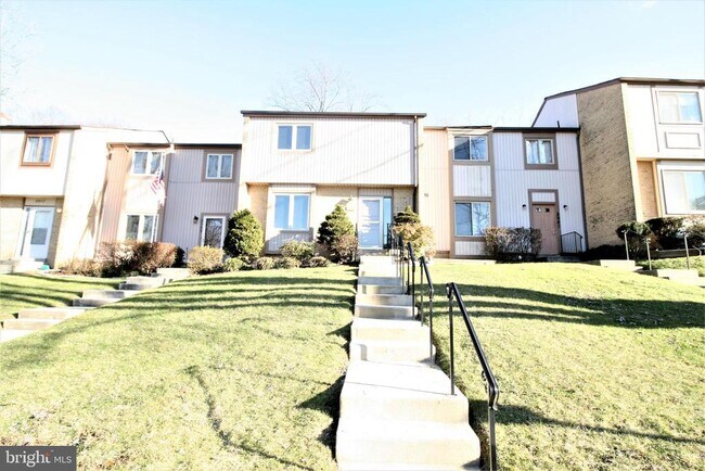 Primary Photo - 8943 Centerway Rd