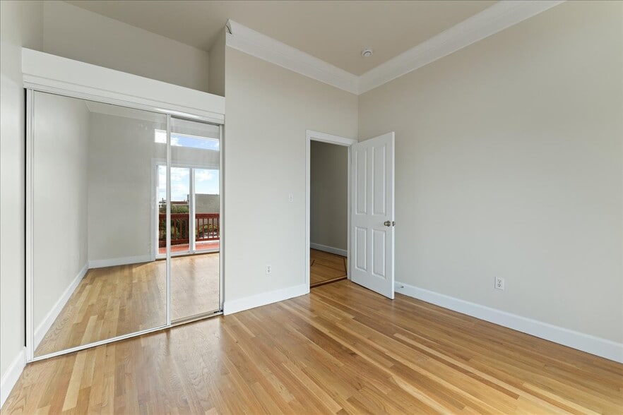 Building Photo - 4619 Lincoln Way