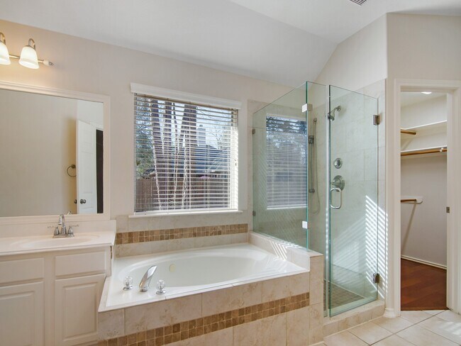 Building Photo - 30 Jewelsford Dr