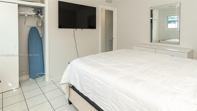 Building Photo - 1461 NW 10th St