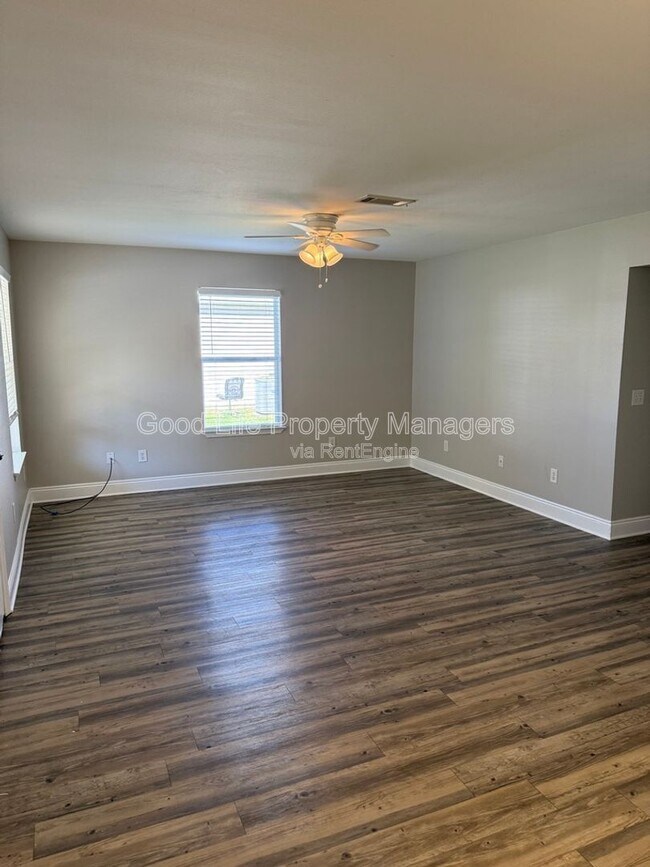 Building Photo - 8458 Chisholm Rd