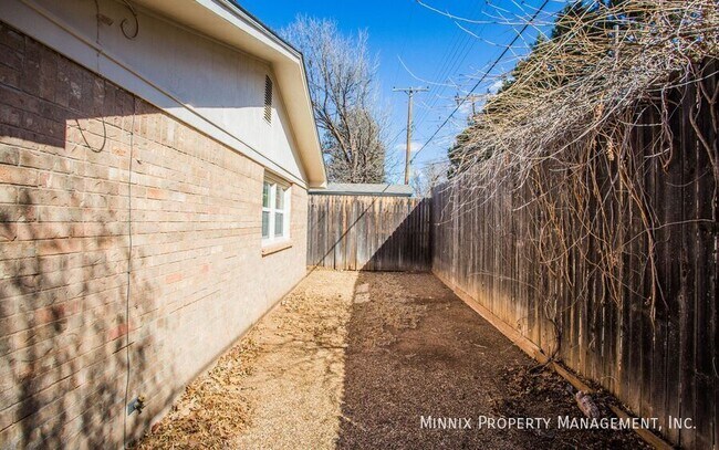 Building Photo - 6309 Nashville Dr