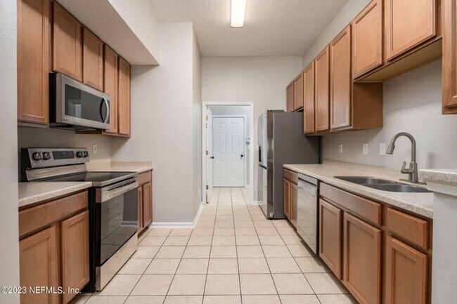 Building Photo - Gated Community