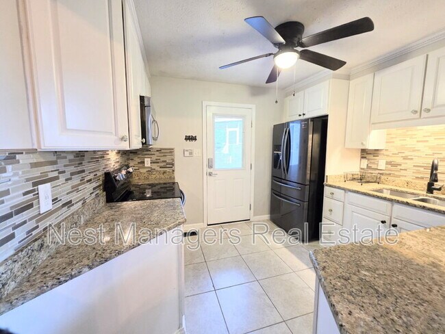 Building Photo - 1808 Bryn Mawr Dr