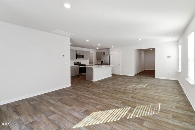 Building Photo - 258 Palm Dr