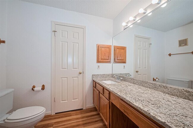 Building Photo - 1311 Antoine Dr