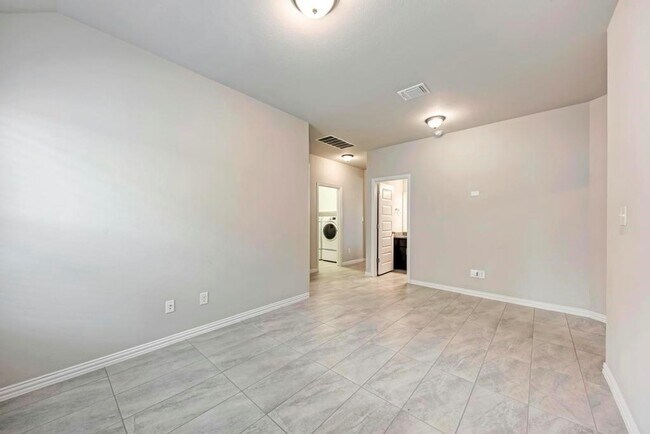 Building Photo - 2969 Diego Dr