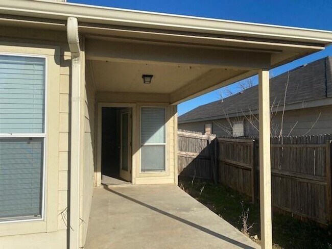 Building Photo - SUPER HOME IN SENDERA RANCH!