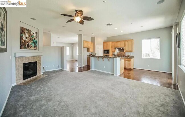 Building Photo - 1055 Meadow Brook Dr